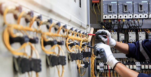 Professional Electrician technician working in Glenwood, IL